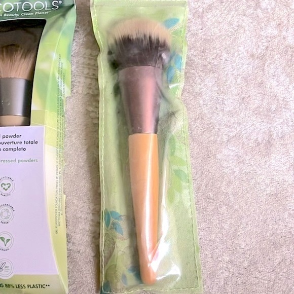 Brand New Set of 2 EcoTools Makeup Brushes Full Powder Blending & Bronzing - Picture 4 of 9